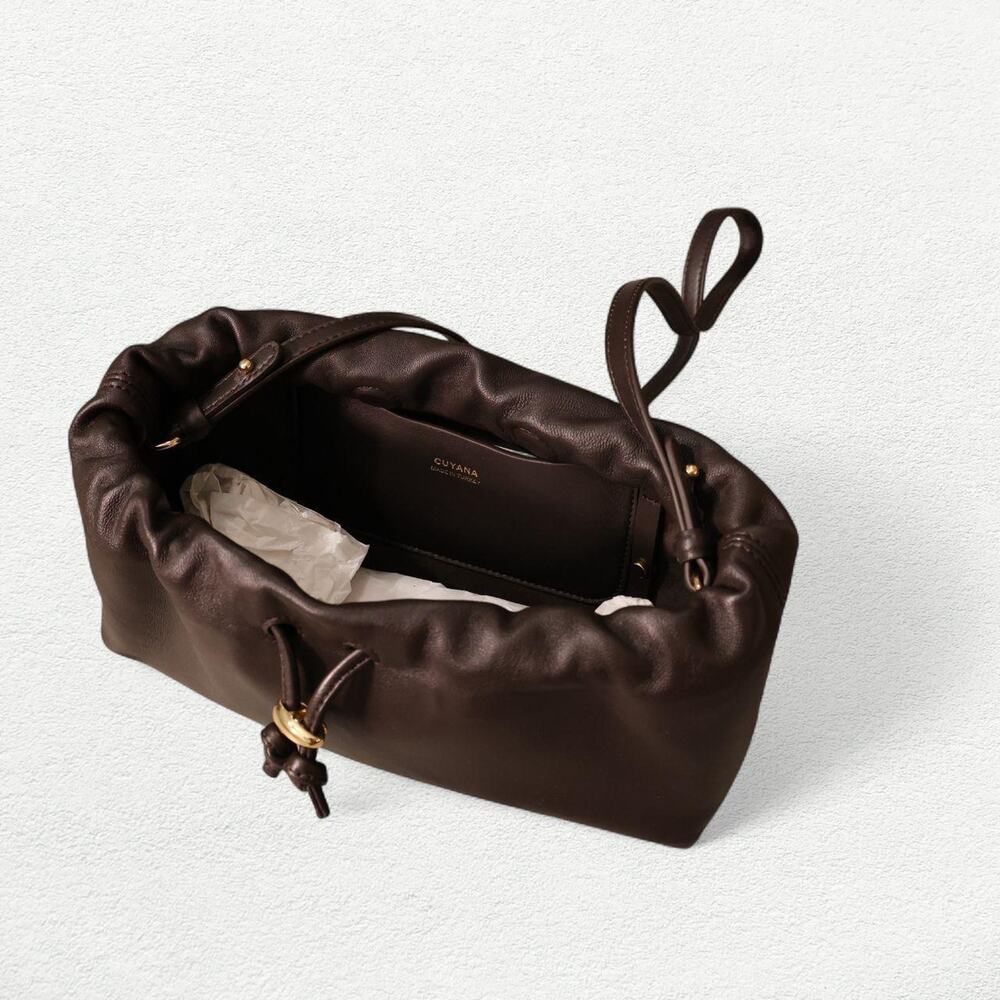 Cuyana Mini Dia Bag in Mocha Brown - Picture 4 of 8